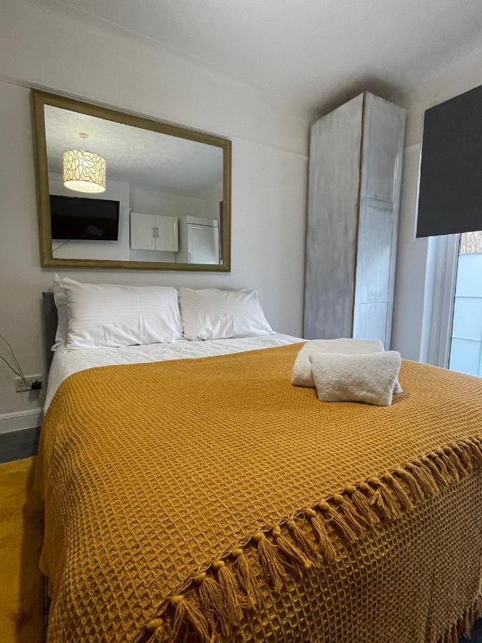 Beautiful Private Rooms In London Central Willesden Green Kültér fotó