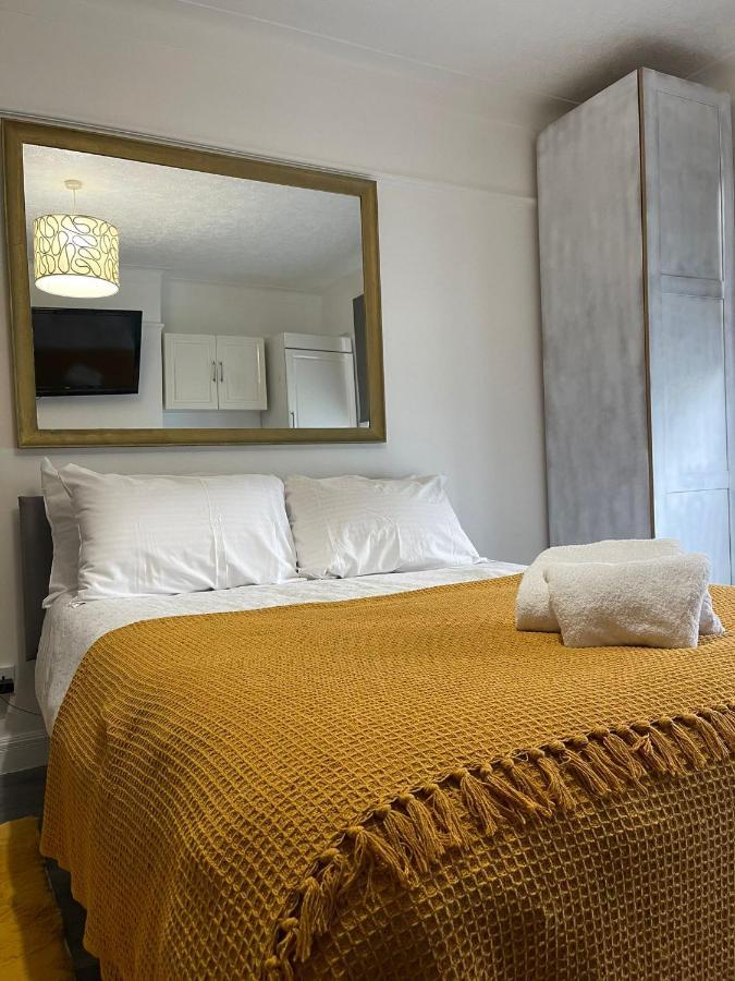 Beautiful Private Rooms In London Central Willesden Green Kültér fotó